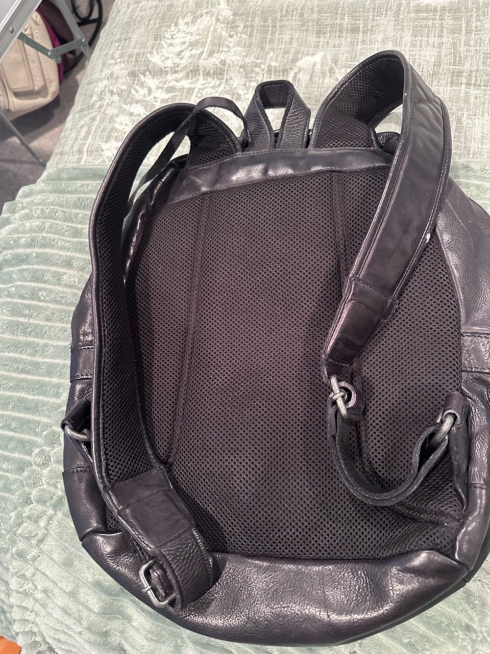 Women’s Vilenca Holland Black Leather Backpack - Picture 3 of 3